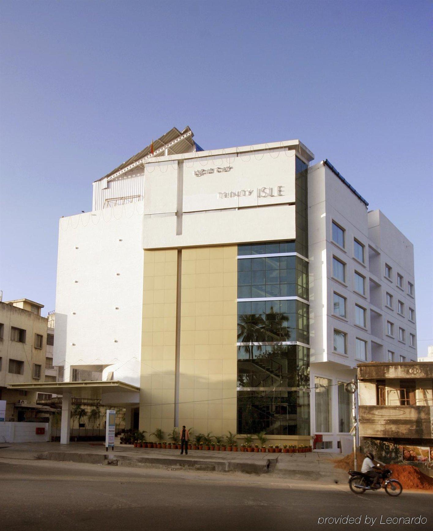 Hotel Trinity Isle Bangalore Extérieur photo